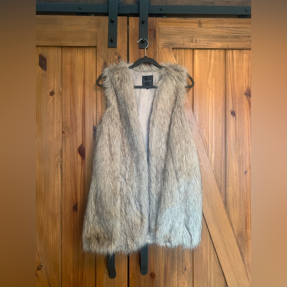NWOT Dynamite faux fur vest
